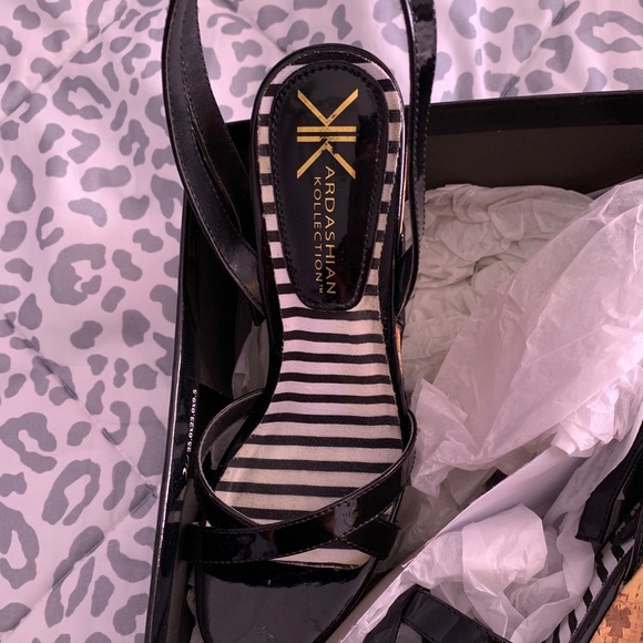 Kardashian Kollection wedges - Picture 2 of 7